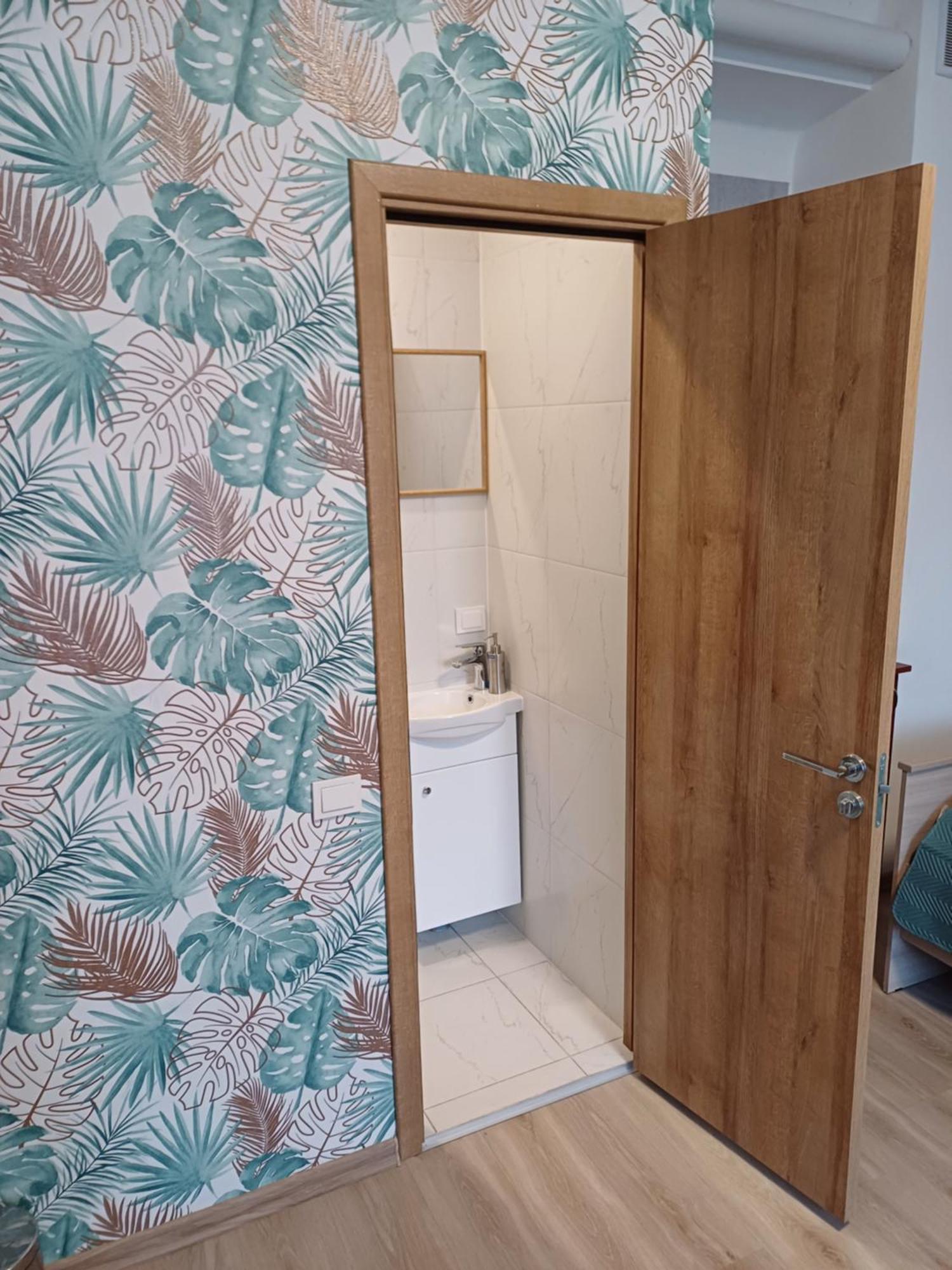 Green Oaks Private Rooms With Private Shower Klaipėda Exterior foto